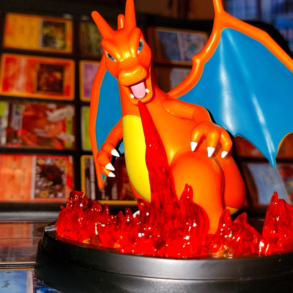 Charizard Figure Display - Picture 8 of 10